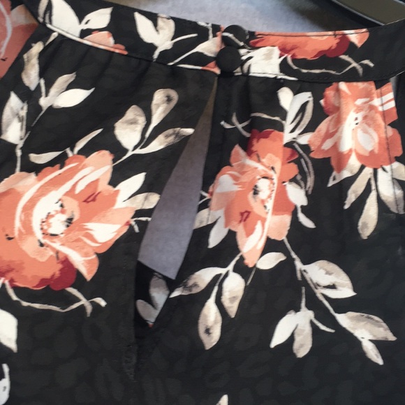 TORRID Cool Comfy Summer Lightweight Georgette Sleeveless Floral Long Line Tunic - Picture 10 of 16